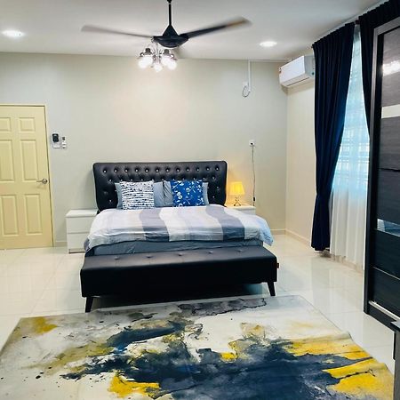 Nazirin Homestay No 27 Tmn Desa Manjung Lumut Esterno foto
